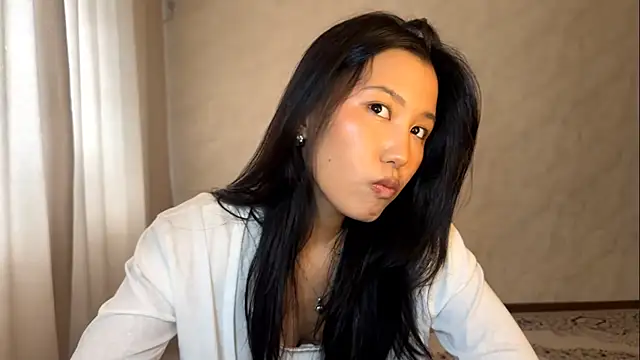 Snapshot of AikoHokonu chatting on July 18, 6:28 am AikoHokonu online show from July 18, 6:28 am
