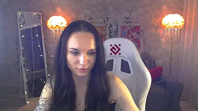 Snapshot of NicoleMerz chatting on June 11, 4:05 pm NicoleMerz online show from June 11, 4:05 pm