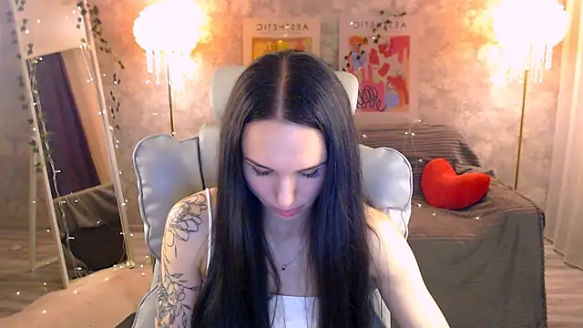 NicoleMerz online show from June 21, 5:04 pm