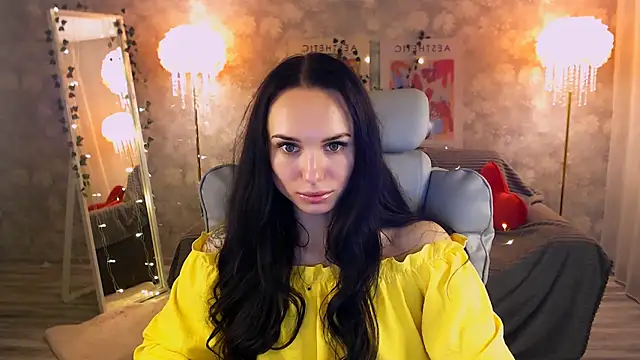 NicoleMerz online show from June 26, 6:45 pm
