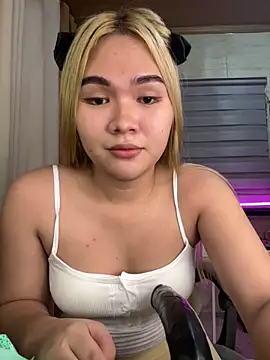 Snapshot of sundayrose chatting on June 1, 2:08 pm sundayrose online show from June 1, 2:08 pm