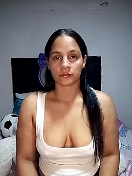 Snapshot of Cielo_777_ chatting on June 14, 3:03 pm Cielo 777 online show from June 14, 3:03 pm