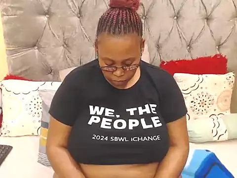 sexychubbypussyx online show from June 12, 11:53 am