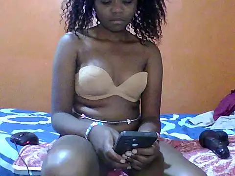 Snapshot of Sexyvaren chatting on June 10, 9:52 am Sexyvaren online show from June 10, 9:52 am