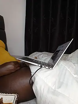 Snapshot of melaninglasskin chatting on June 5, 6:57 pm melaninglasskin online show from June 5, 6:57 pm