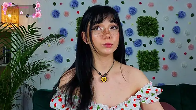 Snapshot of justmeavery chatting on June 5, 12:50 am justmeavery online show from June 5, 12:50 am