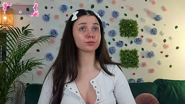 justmeavery online show from June 20, 1:41 am