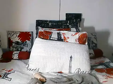 Snapshot of QueenBae_53 chatting on June 7, 8:01 pm QueenBae 53 online show from June 7, 8:01 pm