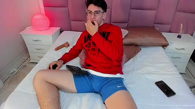 Evans Lubov online show from June 7, 1:37 pm
