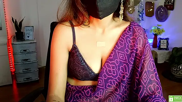 Snapshot of Yalinahotty chatting on June 9, 2:23 am Yalinahotty online show from June 9, 2:23 am