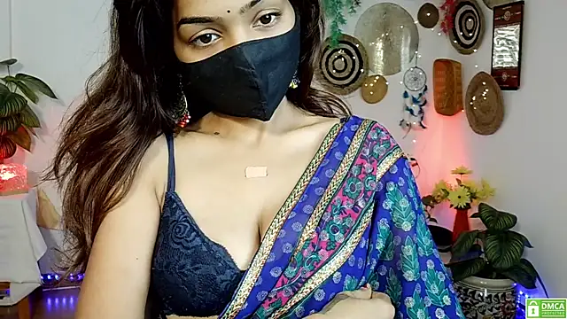 Snapshot of Yalinahotty chatting on July 8, 1:32 am Yalinahotty online show from July 8, 1:32 am
