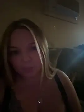 sexysabrina697 online show from June 16, 11:40 pm