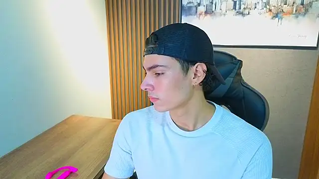 Snapshot of Esteban_Fire chatting on June 11, 12:03 pm Esteban Fire online show from June 11, 12:03 pm