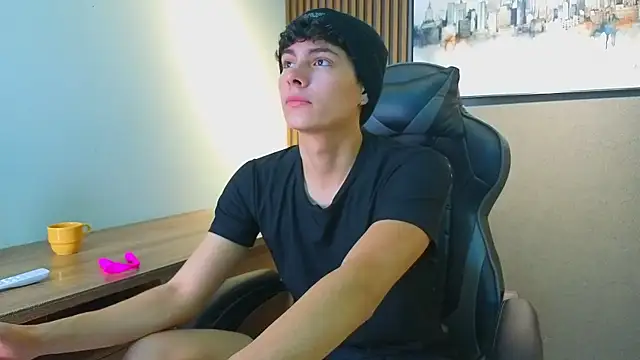 Snapshot of Esteban_Fire chatting on June 12, 12:04 pm Esteban Fire online show from June 12, 12:04 pm