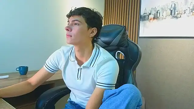 Snapshot of Esteban_Fire chatting on June 13, 12:03 pm Esteban Fire online show from June 13, 12:03 pm