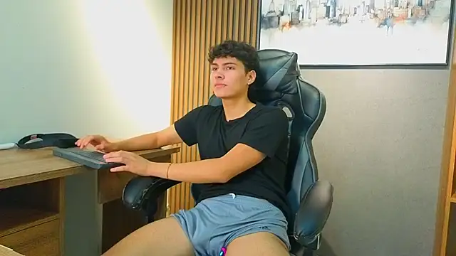 Snapshot of Esteban_Fire chatting on June 15, 1:13 pm Esteban Fire online show from June 15, 1:13 pm