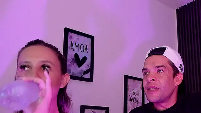 Snapshot of Mia_and_Erick chatting on June 11, 4:10 am Mia and Erick online show from June 11, 4:10 am