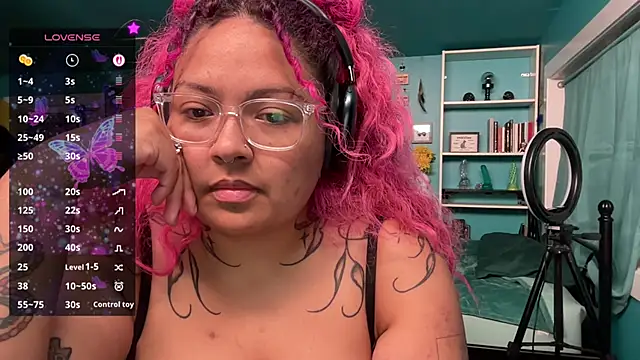chilepinaaa online show from June 29, 6:41 am