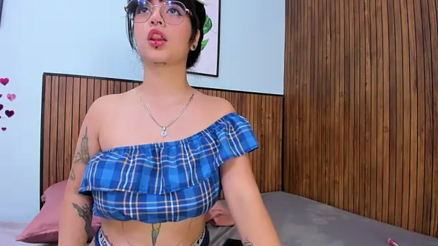 Snapshot of dalia_snow chatting on June 5, 12:22 pm dalia snow online show from June 5, 12:22 pm