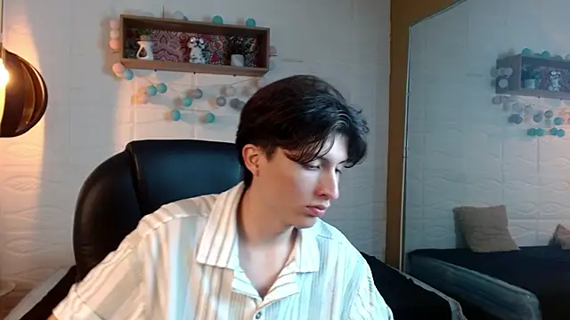 Marcoviolet online show from June 13, 7:23 pm