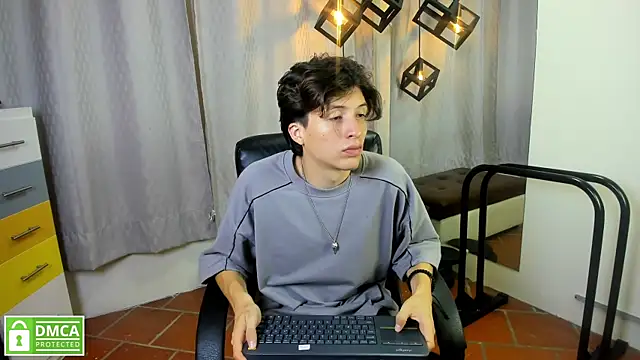 Marcoviolet online show from July 25, 8:06 pm