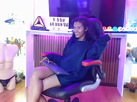 Snapshot of _QueenMarilyn chatting on June 9, 7:47 pm QueenMarilyn online show from June 9, 7:47 pm