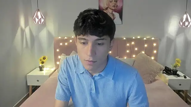 Snapshot of ryan_valentino chatting on June 24, 2:05 pm ryan valentino online show from June 24, 2:05 pm