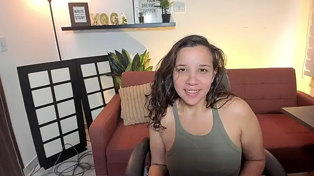 Ela Maxwell  online show from June 14, 2:19 pm
