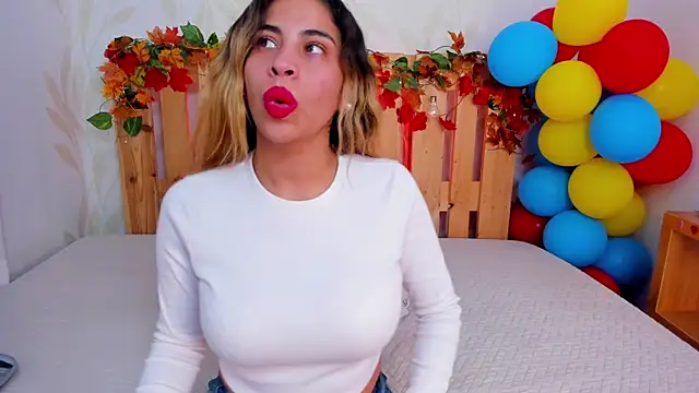 Snapshot of dayana_precious chatting on July 16, 9:10 pm dayana precious online show from July 16, 9:10 pm