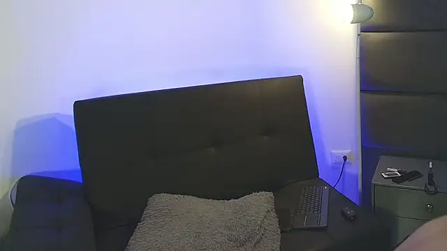 AshleyMonroee   online show from July 2, 5:41 pm