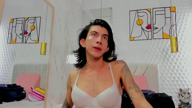 Snapshot of MissScarlett_ chatting on June 13, 3:21 pm MissScarlett online show from June 13, 3:21 pm