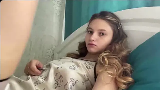 HeIen cute online show from July 17, 6:20 am