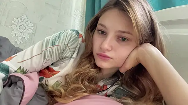 HeIen cute online show from July 22, 6:27 am