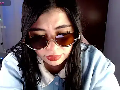 Snapshot of mila_paris chatting on June 17, 5:47 pm mila paris online show from June 17, 5:47 pm