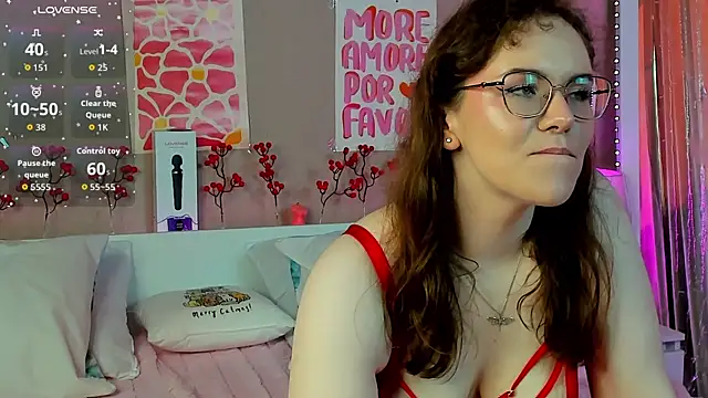 Snapshot of KristinaMay chatting on June 14, 2:09 am KristinaMay online show from June 14, 2:09 am