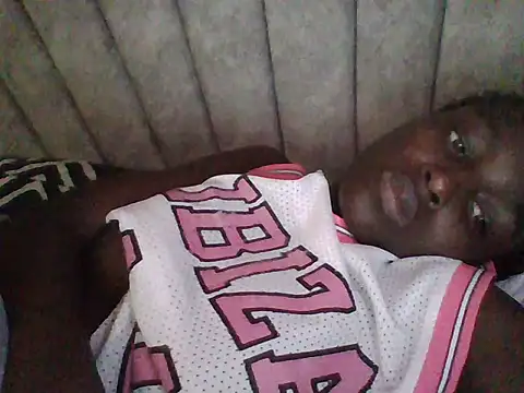 Snapshot of slimbabydolly chatting on June 6, 1:27 pm slimbabydolly online show from June 6, 1:27 pm