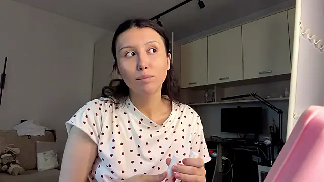 Alicekitty67 online show from June 23, 3:32 pm