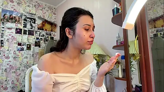 Alicekitty67 online show from July 31, 7:08 am