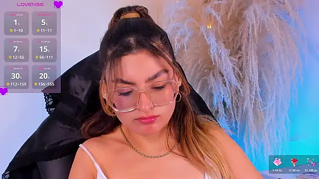 emilymjs  online show from June 5, 4:08 am