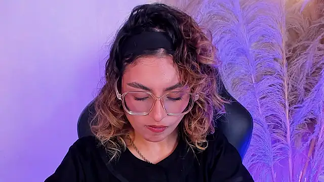 emilymjs  online show from June 11, 3:59 am