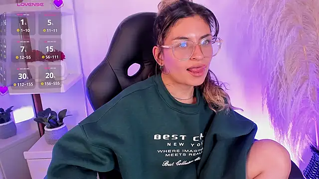 emilymjs  online show from June 17, 4:04 am