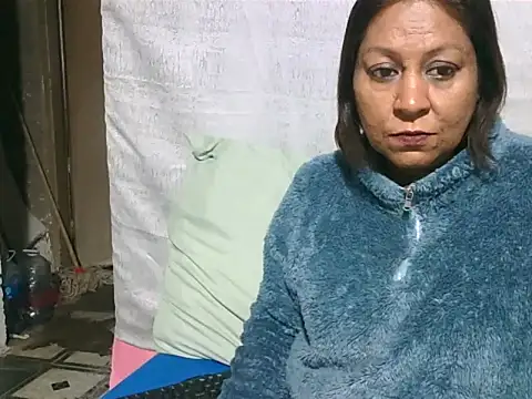 Snapshot of IndianSexyMilf69 chatting on June 10, 5:07 am IndianSexyMilf69 online show from June 10, 5:07 am