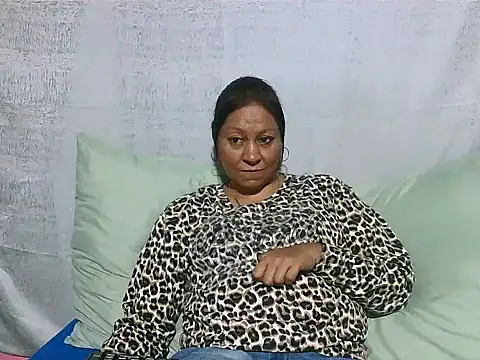 Snapshot of IndianSexyMilf69 chatting on June 13, 5:27 am IndianSexyMilf69 online show from June 13, 5:27 am