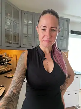 GermanMilfJasmin online show from June 13, 8:23 am