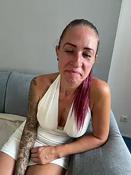 GermanMilfJasmin online show from July 30, 8:24 am