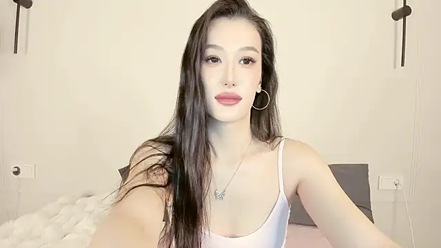 lilly mighty online show from July 25, 6:49 pm