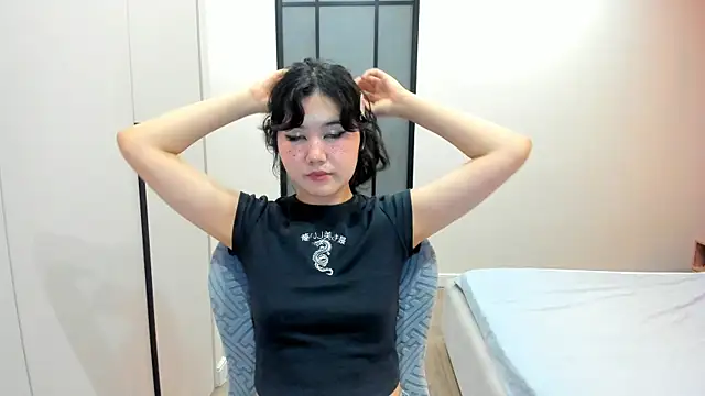 Snapshot of _emmy_lee chatting on June 8, 3:12 pm emmy lee online show from June 8, 3:12 pm