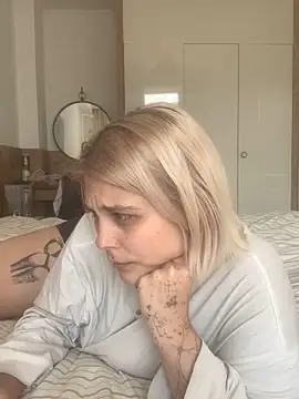 Ella Bloom online show from June 17, 11:01 am