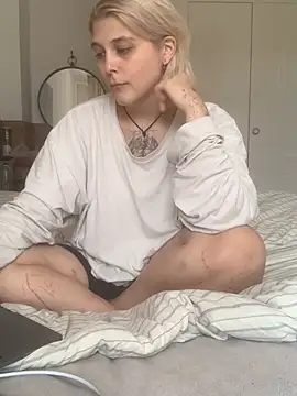 Ella Bloom online show from June 19, 10:08 am