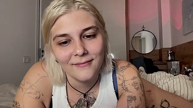 Ella Bloom online show from July 16, 7:31 pm